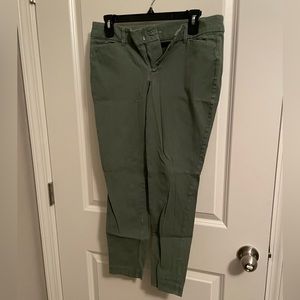 Green Old Navy Women’s Pants-Size 8